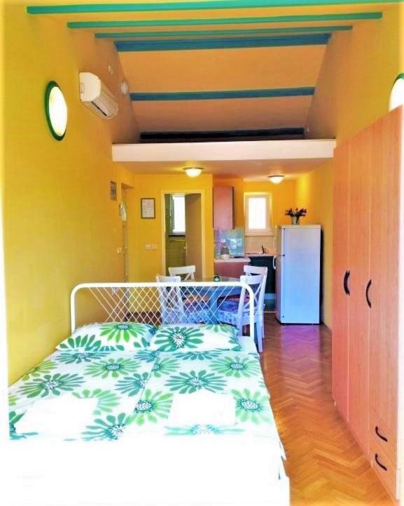 Apartments Nautilus พูลา ภายนอก รูปภาพ